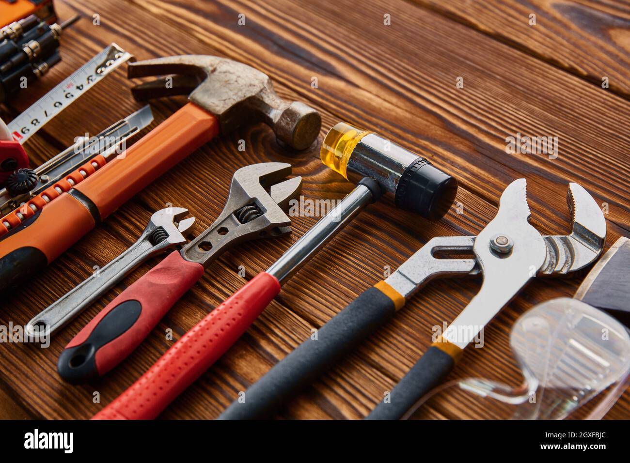 Set of hand tools including hammer and pliers